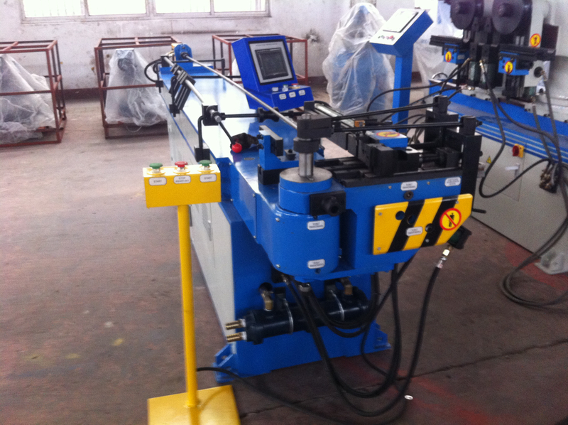 Cintreuse CNC à 3 rouleaux GM-38NCB