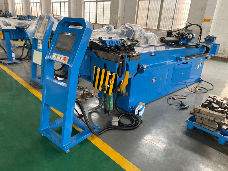 Machine à cintrer automatique de tuyau à tête unique industrielle de haute qualité